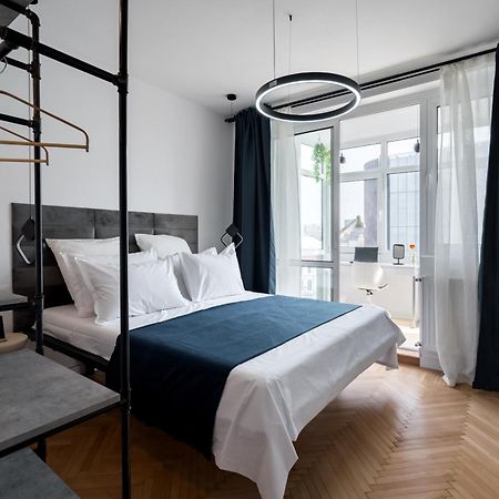 Central Aesthetic Apartment Bucharest Exterior photo