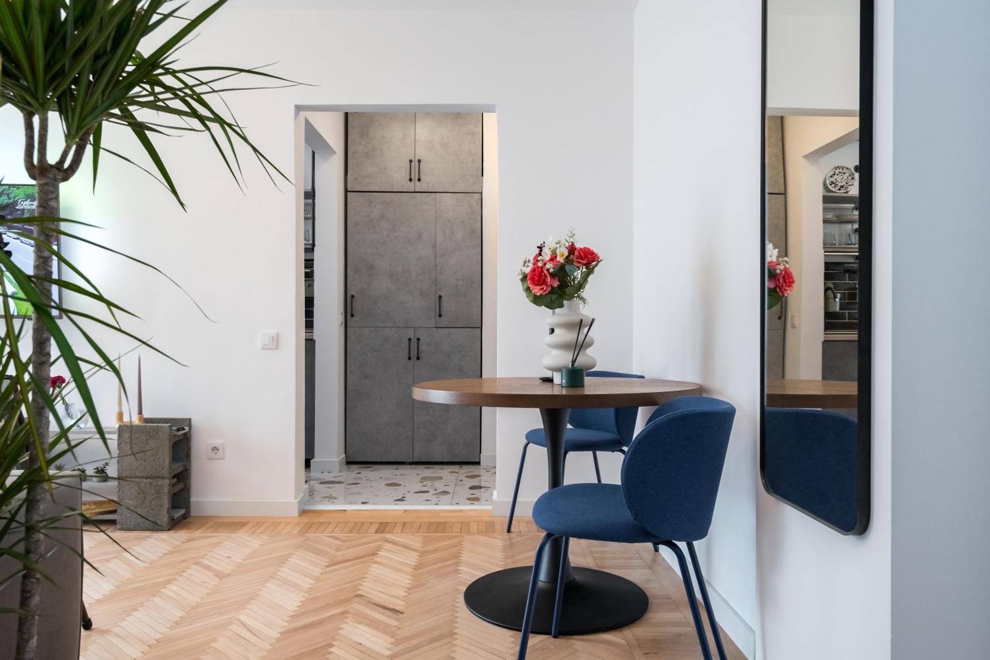 Central Aesthetic Apartment Bucharest Exterior photo
